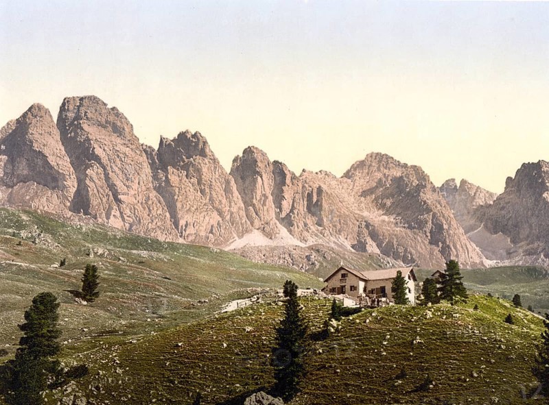 Rifugio Firenze in Cisles, Regensburger Hütte with Geisslergruppe, a refuge on the Cislesalm in Val Gardena in the South Tyrolean Dolomites, formerly Tyrol, Austria-Hungary, today South Tyrol, Italy, Historical, digitally restored reproduction from a 19th century original, Record date not stated, Europe
