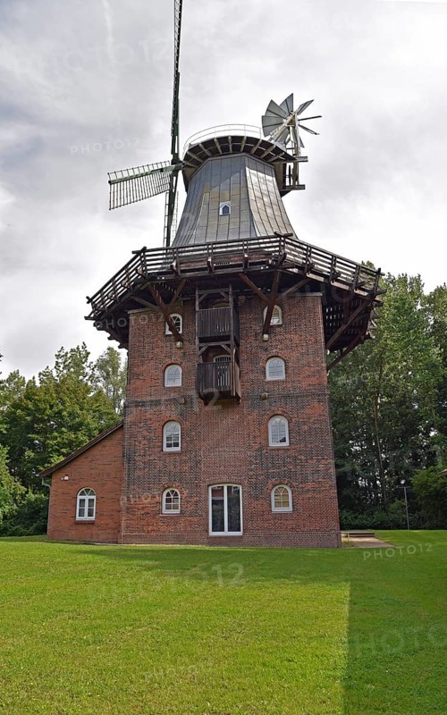 Europe, Germany, Lower Saxony, Hamburg Metropolitan Region, Hanseatic City of Stade, Schiffertor Mill, built in 1856, historic gallery Dutchman, Europe