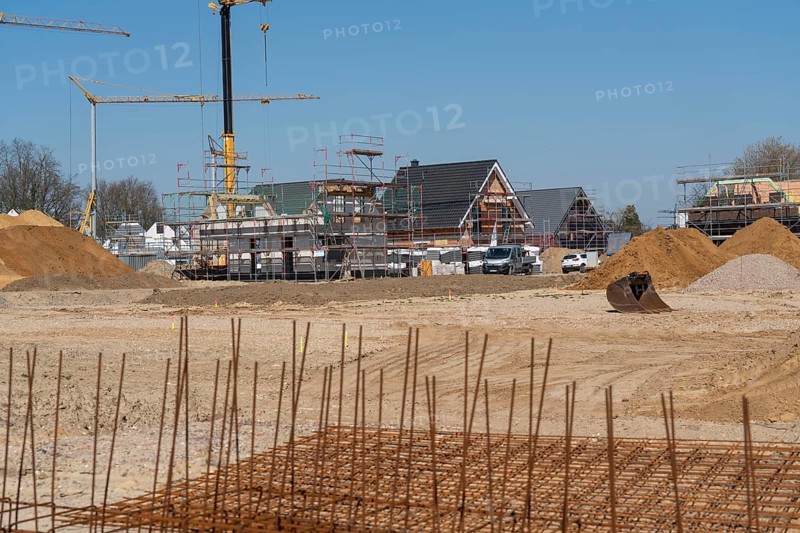 New development area, Am Schwan, in Wesel, where 70 detached and semi-detached houses are being built, Lower Rhine, Germany, Europe