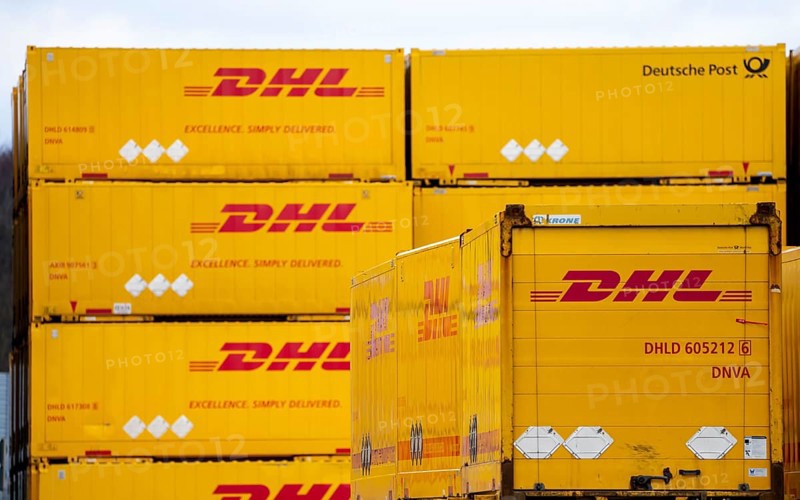DHL, Deutsche Post, parcel centre, warehouse for freight containers, Krefeld, North Rhine-Westphalia, Germany, Europe