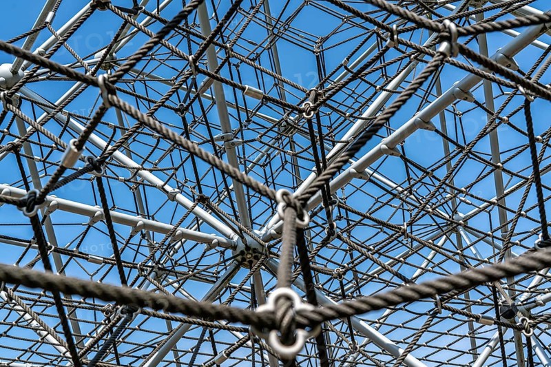 Climbing frame, climbing pyramid, symbolic image network, networking, node, linking