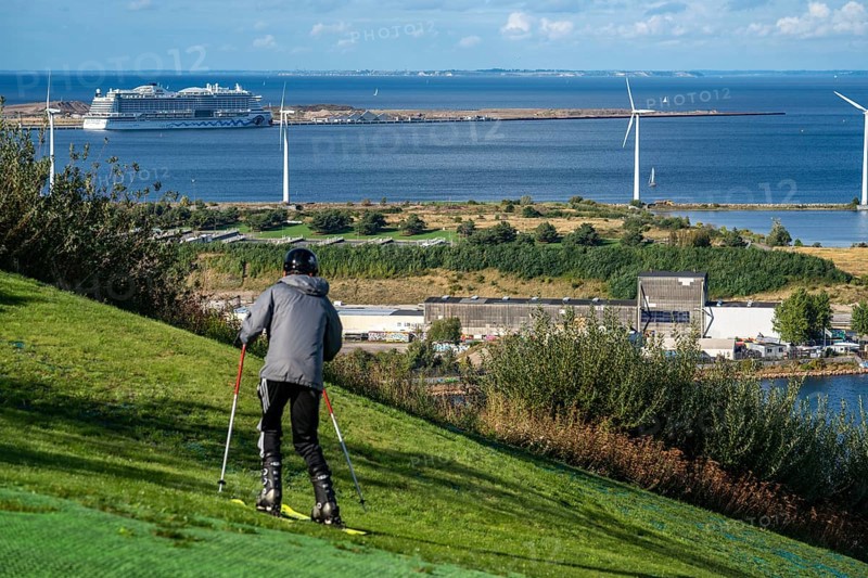CopenHill, waste incineration plant and artificial ski slope, skiing with a view of the Øresund, 90 metres high and 400 metres long slope on artificial turf, Copenhagen, Denmark, Europe