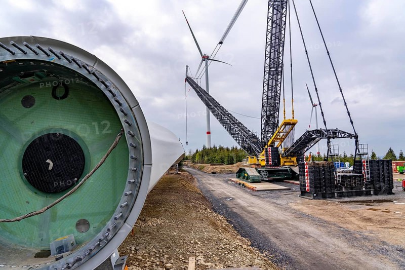 Erection of a wind turbine, wind energy plant, erection of the crawler lattice crane for blade assembly, wind farm near Hagen, North Rhine-Westphalia, Germany, Europe