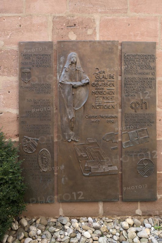 Memorial plaque at the grave site of the humanist Carita Pirkheimer, former monastery courtyard of St Clare's Church, Königstraße 66, Nuremberg, Middle Franconia, Bavaria, Germany, Europe