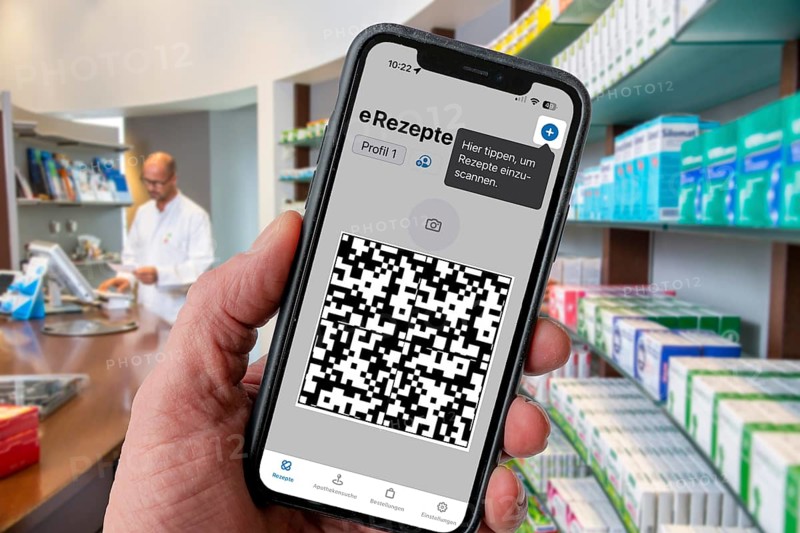 Symbolic image of an e-prescription, prescription issued by a doctor, with QR code, is scanned using a mobile phone and a special app, the code is then shown in the pharmacy and the prescription, which is stored on an IT server, can be retrieved there