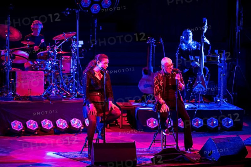 Julia Neigel and Toni Krahl, singers from Silly live on elektroAKUSTIK Tour in the sold-out Berlin Philharmonie on 16 December 2024