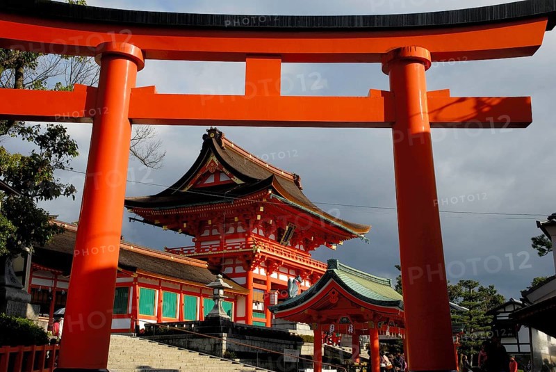 Entrance to the Fushimi Inari shrine, Shinto shrine, Fushimi-ku, Kyoto, Japan, Asia