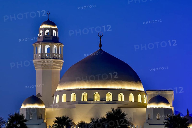 Jawzaa Al-Qahtani Mosque on the Corniche, Blue Hour, Blue Hour, Al Khobar, Ash Sharqiyah province, Persian Gulf, Saudi Arabia, Asia