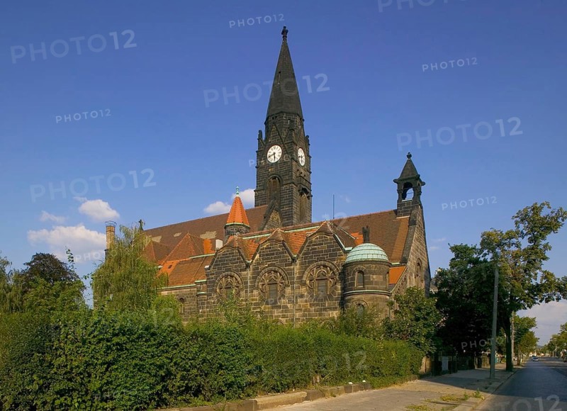 Church of Reconciliation 1905-09 in Striesen, built by Gustav Rumpel and Arthur Krutzsch as a neo-Romanesque church with Art Nouveau influences. The large figure of Christ on the altar was created by Georg Wrba