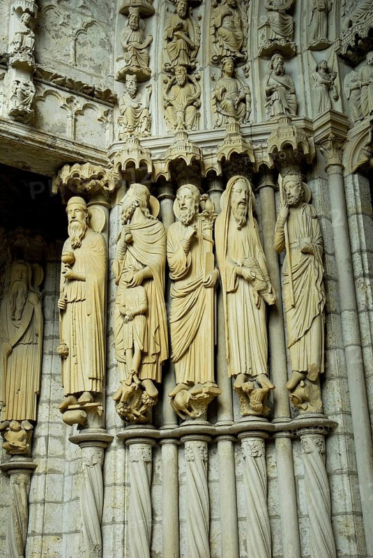 Statues at the entrance portal, Sainte Croix Cathedral, Chartres, Eure-et-Loir, Centre, France, Europe