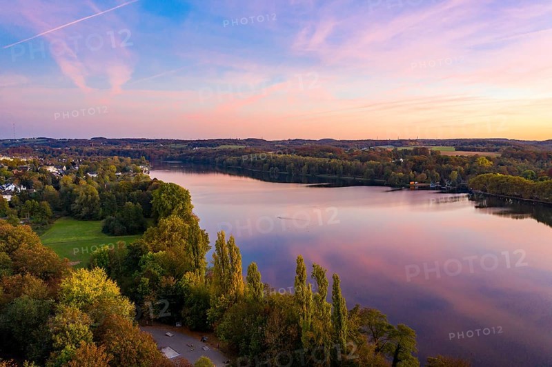 Sunset at Lake Baldeney in Essen, Ruhr reservoir, Essen, North Rhine-Westphalia, Germany, Europe