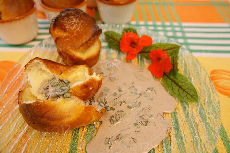 Swabian cuisine, Pfitzauf with sorrel sauce, vegetarian, baked, served on a plate, grandmother's cooking, regional, home cooking, typical Swabian, traditional cuisine reinterpreted, food photography, studio, Germany, Europe