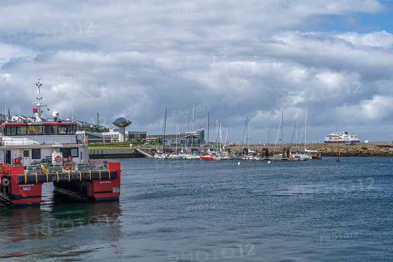Inland harbour with sailing yachts and offshore supply vessels, passenger ship MS Maud of Hurtigruten AS at sea, offshore island of Helgoland, North Sea, Pinneberg district, Helgoland, Schleswig-Holstein, Germany, Europe