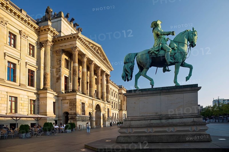 Palace on Palace Square with equestrian statue of Duke Carl Wilhelm Ferdinand, Brunswick, Lower Saxony, Germany, Europe
