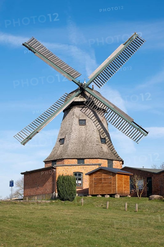 Town windmill, Galerie-Holländer, Malchow, island town, Mecklenburg Lake District, Mecklenburg, Mecklenburg-Vorpommern, Germany, Europe
