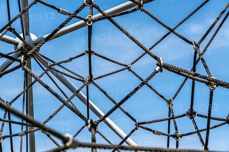 Climbing frame, climbing pyramid, symbolic image network, networking, node, linking