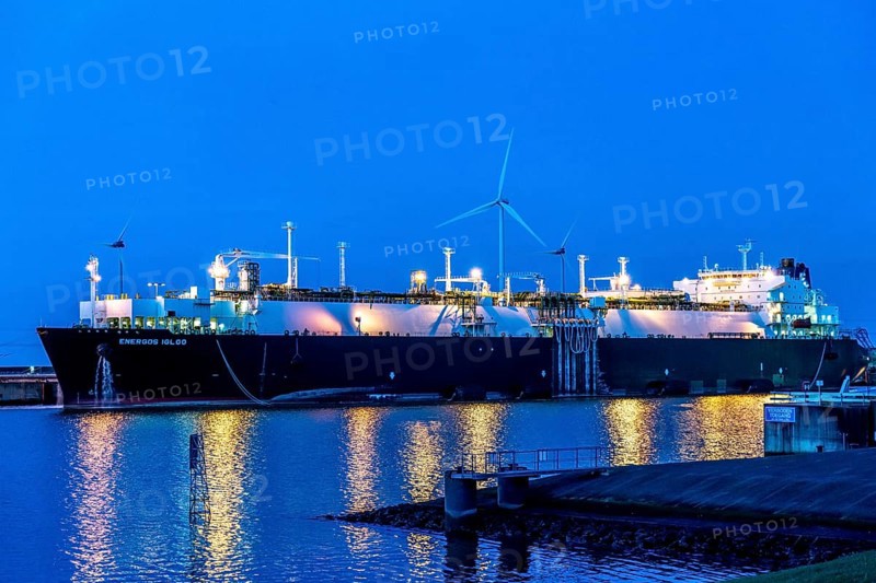 EemsEnergyTerminal, floating LNG terminal in the seaport of Eemshaven, tankers bring liquefied natural gas to the two production ships, Eemshaven LNG and Golar Igloo, which thaw the liquefied gas and feed it into the normal natural gas grid, in operation since September 2022, Netherlands