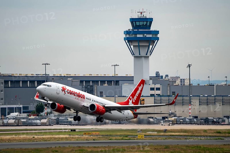 Cologne-Bonn Airport, CGN, Corendon Boeing 737, on take-off, Cologne, North Rhine-Westphalia, Germany, Europe