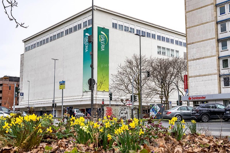 Galeria Kaufhof department stores' in the city centre of Duisburg, on Düsseldorfer Straße, is affected by the department stores' group's closure plans and is due to close at the end of June 2023, North Rhine-Westphalia, Germany, Europe
