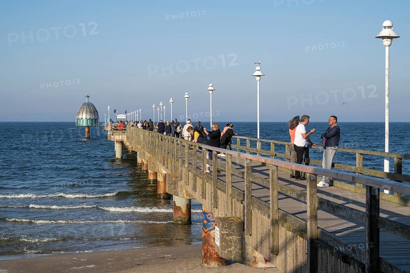 Tourists on the Vineta Bridge, pier with diving gondola, Zinnowitz, Usedom Island, Baltic Sea, Mecklenburg-Western Pomerania, Germany, Europe