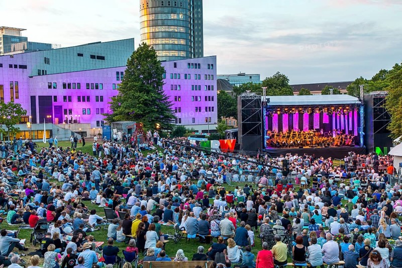 Open air concert in Essen's Stadtgarten Park, summer concert of the state government, North Rhine-Westphalia Summer Night? in Essen's Stadtgarten, with the Essen Philharmonic Orchestra, Essen, North Rhine-Westphalia, Germany, Europe