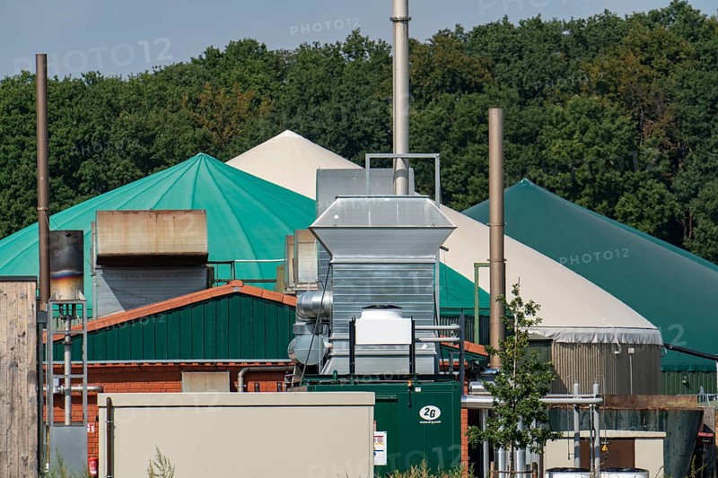 Biogas plant, combined heat and power plants, for power generation, dome-shaped gas storage facility, Rietberg, North Rhine-Westphalia, Germany, Europe