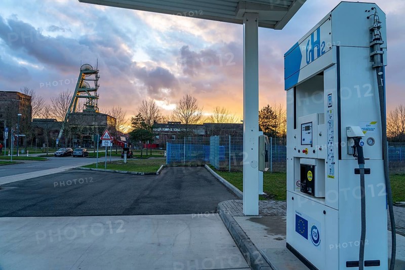 Hydrogen filling station, at the Hertern hydrogen competence centre, h2Herten, on the site of the disused Ewald mine in Herten, North Rhine-Westphalia, Germany, Europe