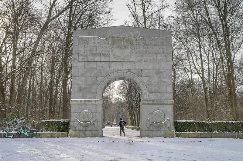 Exit East, Portal, Soviet Memorial, Winter, Treptower Park, Treptow, Treptow-Köpenick, Berlin, Germany, Europe