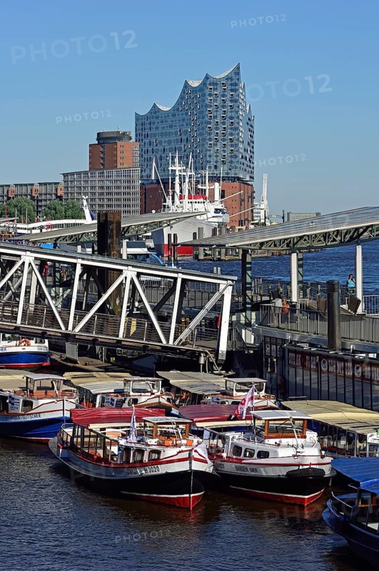 Europe, Germany, Hamburg, Elbe, St. Pauli Landungsbrücken, view of the Elbe Philharmonic Hall, Hamburg's new concert hall, barges for harbour cruises, Hamburg, Hamburg, Federal Republic of Germany, Europe