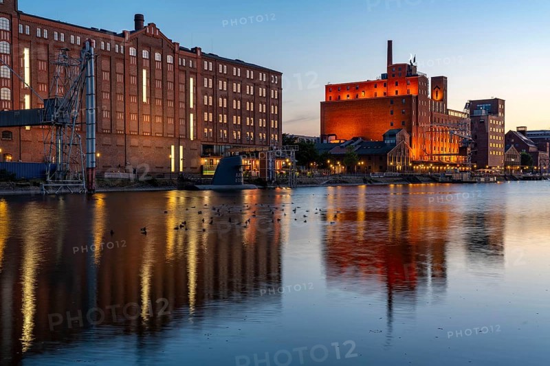 The inner harbour, in Duisburg, building Küppersmühle, and Werhahn-Mühle on the right, North Rhine-Westphalia, Germany, Europe