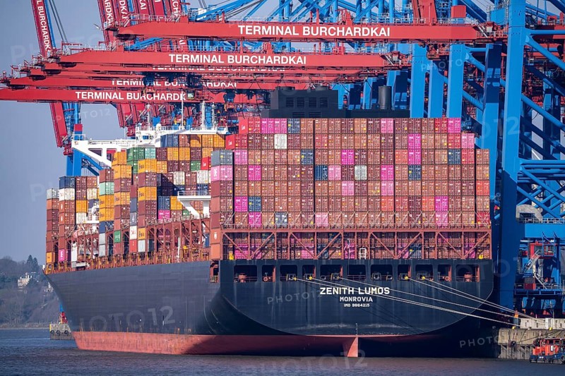 Port of Hamburg, Waltershofer Hafen, HHLA Container Terminal Burchardkai, Container Freighter Zenith Lumos, Hamburg, Germany, Europe