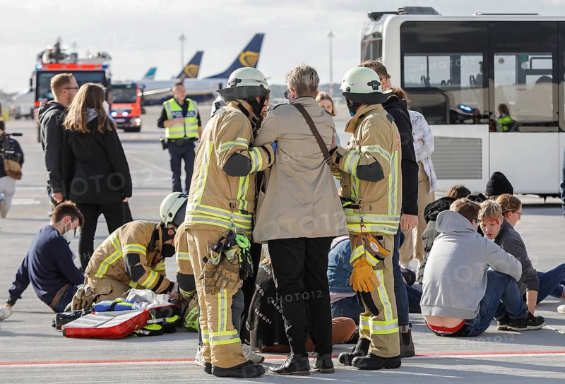EASA emergency exercise at BER Airport, emergency services rehearsed an emergency in the aviation security area. The airport company rehearsed for an emergency together with the federal police and fire brigade as part of an emergency exercise, 11 October 2022