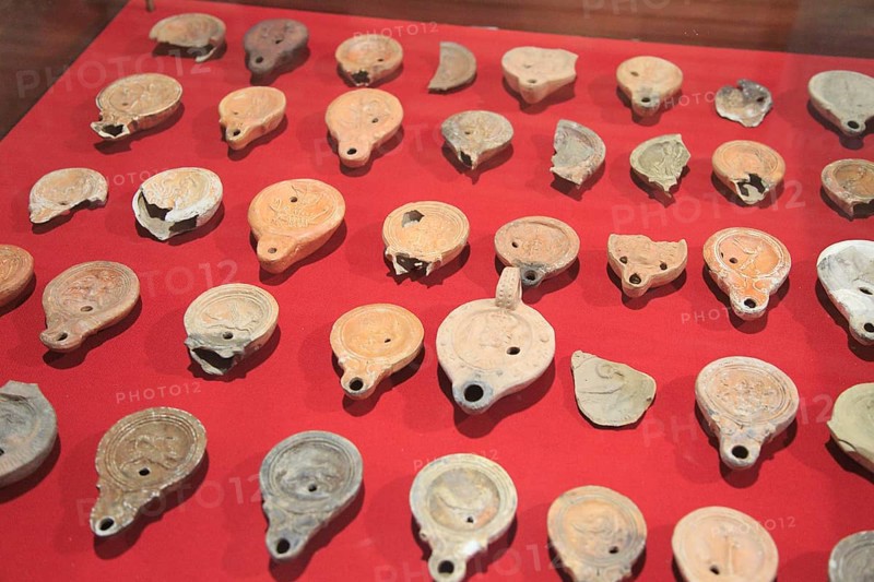 Clay oil lamps, Museo Nacional de Arte Romano, national museum of Roman art, Merida, Extremadura, Spain, Europe