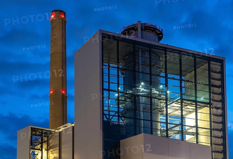 The Lausward natural gas power plant, the most efficient gas and steam turbine power plant in the world, generates electricity and district heating, Block Fortuna, in the harbour of Düsseldorf, North Rhine-Westphalia, Germany, Europe