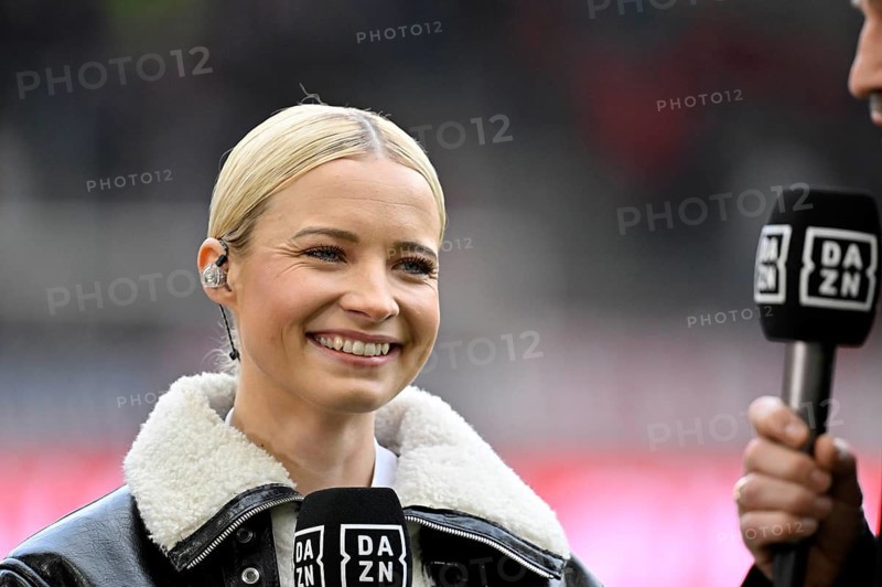 DAZN presenter Lena Cassel, portrait, smiles, interview with TV expert Fredi Bobic, microphone, logo, MHPArena, MHP Arena Stuttgart, Baden-Württemberg, Germany, Europe
