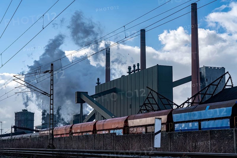 Prosper coking plant, operated by the ArcelorMittal steel group, 146 coke ovens with a daily output of 5500 tonnes of coke, Bottrop, North Rhine-Westphalia, Germany, Europe