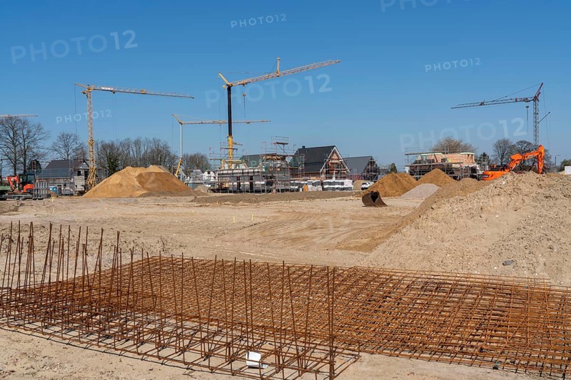 New development area, Am Schwan, in Wesel, where 70 detached and semi-detached houses are being built, Lower Rhine, Germany, Europe