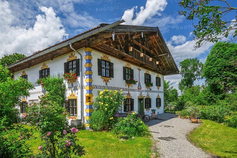 Historic Upper Bavarian farmhouse, Ohlstadt, Loisach Valley, The Blue Country, Upper Bavaria, Bavaria, Germany, Europe