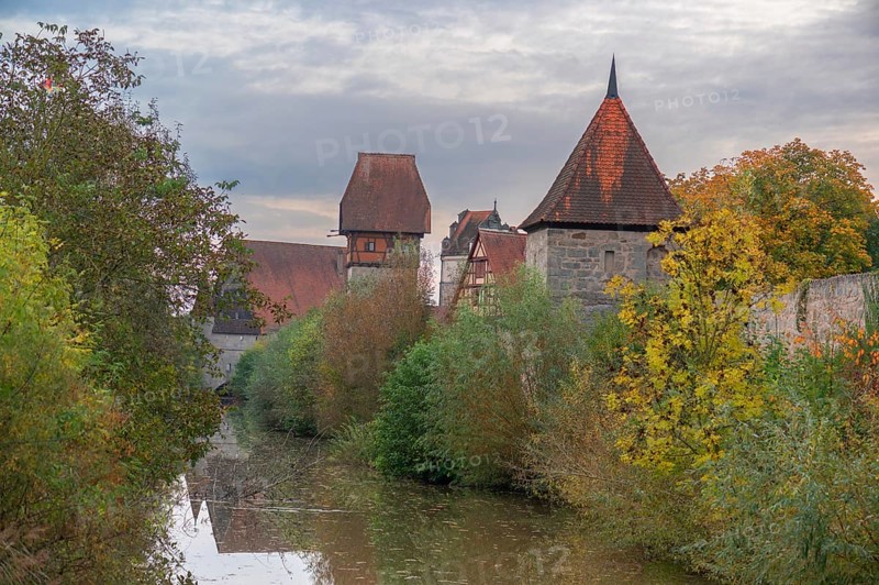 Towers of the medieval defence wall, around 1370, behind the Nördlinger Tor, in front the Wörnitz, Dinkelsbühl, Bavaria, Germany, Europe