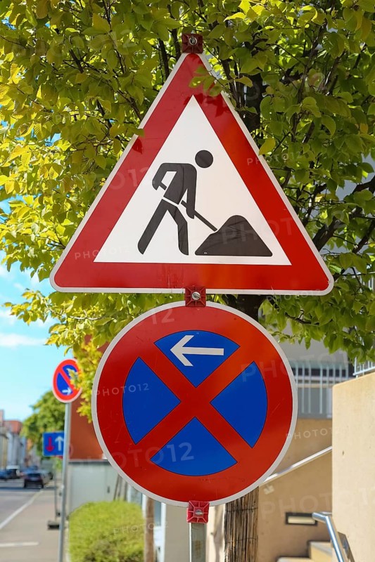 Traffic sign 123, construction work, construction site, traffic sign, absolute stopping ban, road traffic regulations, Reutlingen, Baden-Württemberg, Germany, Europe