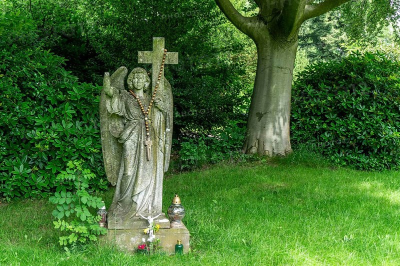 Park Cemetery in Essen, the largest cemetery in the city, North Rhine-Westphalia, Germany, Europe