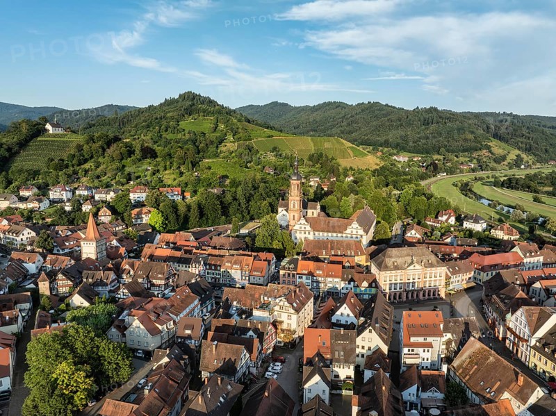 The old town centre of Gengenbach, on the right the river Kinzig, aerial view, Ortenaukreis, Baden-Württemberg, Germany, Europe