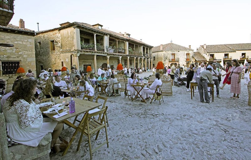 Plaza Mayor in the evening for the Conciertos de las Velas festival of lights, Pedraza, province of Segovia, Castile and Leon, Spain, Europe