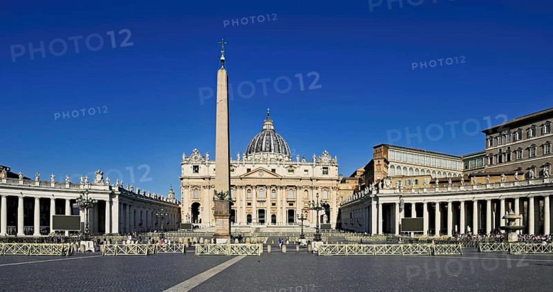 St Peter's Cathedral, St Peter's Basilica, obelisk, Vatican palaces, St Peter's Square, Vatican, Rome, Lazio, Italy, Europe