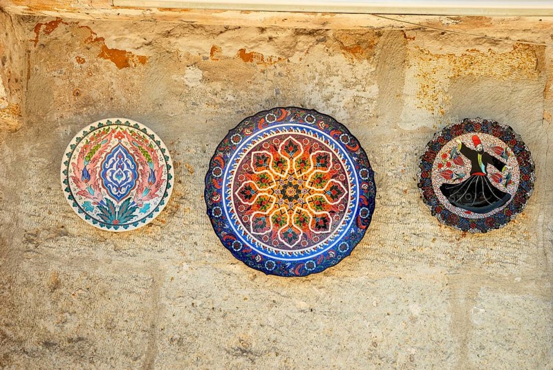 Painted plates on wall, ceramics, pottery, avanos, Cappadocia, Turkey, Asia