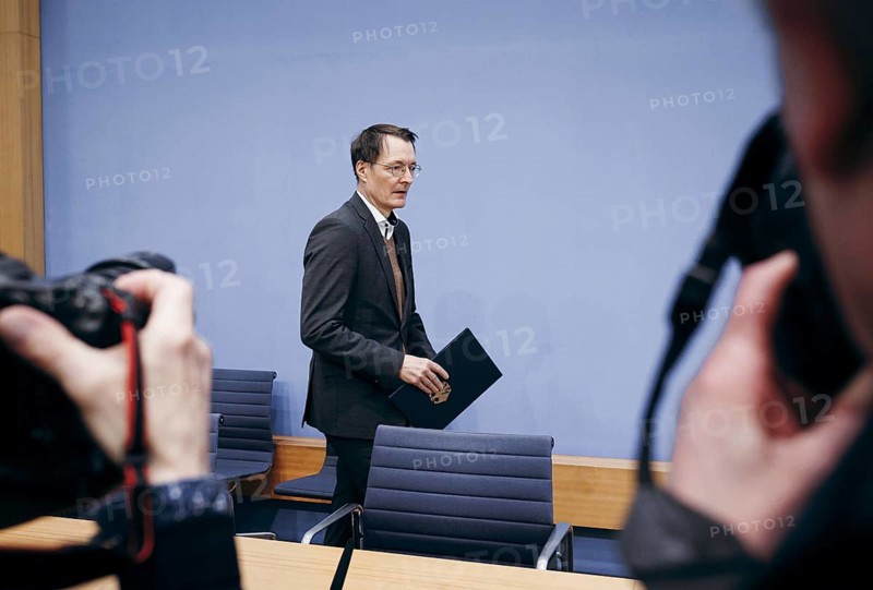 Karl Lauterbach (SPD), Federal Minister of Health, speaking at a federal press conference on the topic of quality of care and successful treatment 'Äì that'Äì why inpatient care must now be revolutionised, in Berlin, 30.01.2024