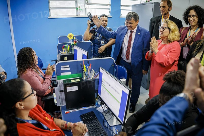 Svenja Schulze (SPD), Federal Minister for Economic Cooperation and Development, during a visit to the Social Aid Registration Centre (Centro Cadastro Unico) . Here with the Brazilian Minister for Social Development, Wellington Dias. Rio de Janeiro, 13.02.2013. Photographed on behalf of the Federal Ministry for Economic Cooperation and Development