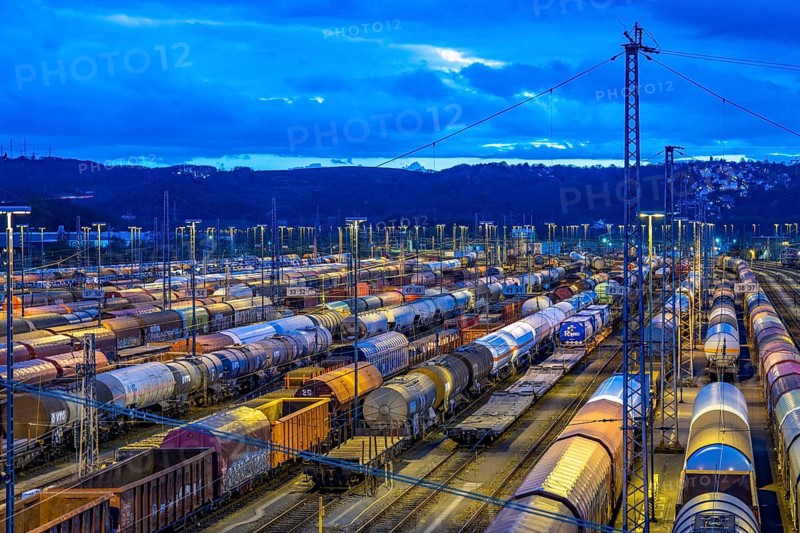 The Hagen-Vorhalle marshalling yard, one of the 9 largest in Germany, is located on the Wuppertal-Dortmund railway line and has 40 directional tracks on which goods trains are assembled, in the evening, North Rhine-Westphalia, Germany, Europe