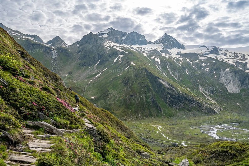 Picturesque mountain landscape with hiking trail, mountain peak with snow, peak Großer Mörchner, valley Zemmgrund with Zemmbach, Berliner Höhenweg, Zillertal Alps, Tyrol, Austria, Europe