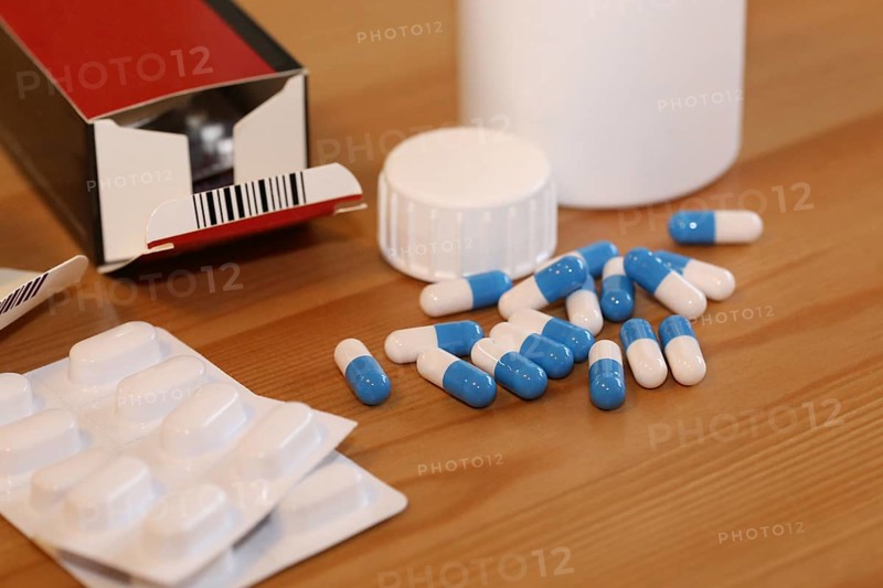 Close-up of different pharmaceutic pills and tablets (Close-up of different pharmaceutic pills and tablets)